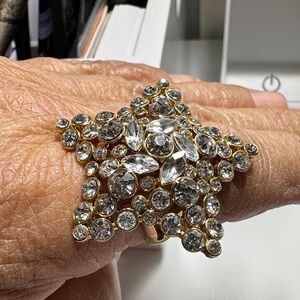 Dazzling Starburst Crystal Ring in Gold